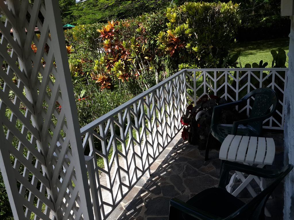 Park Eden Bed & Breakfast Los Llanitos Pokoj fotografie